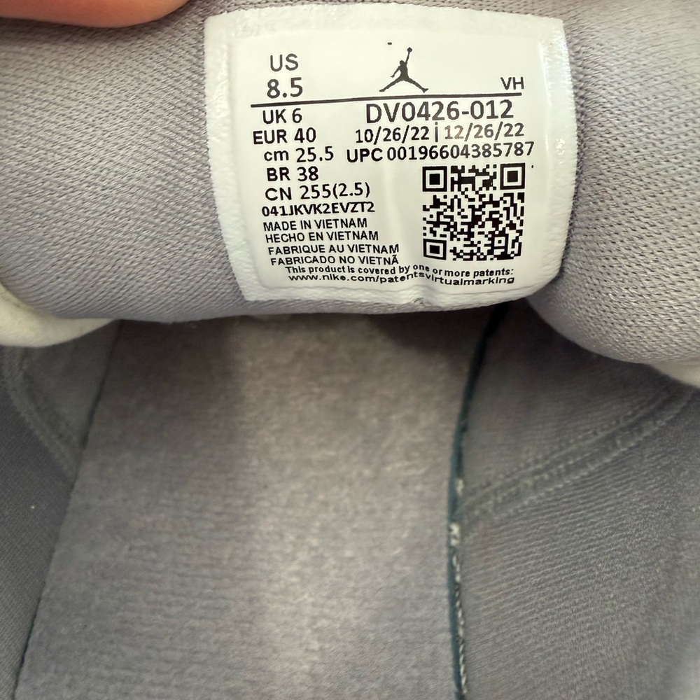 Nike  Air Jordan 1 low SE light steel Gray white Sneakers - Picture 8 of 9